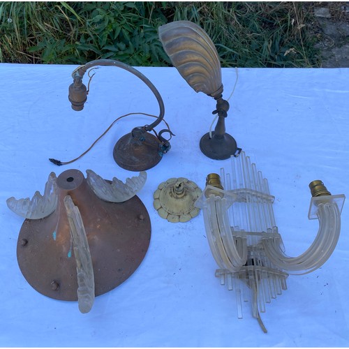 1079 - An assortment of vintage light fittings.