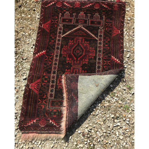 1140 - Oriental rug. 130 l x 85cm w.
