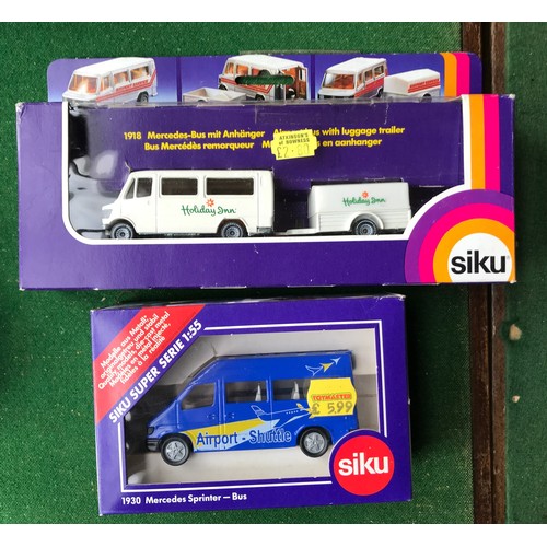 987 - Siku model vehicles, boxed, 3950 Combine Harvester, 3913 Tractor Truck with Crane, 4010 Hydraulic Cr... 