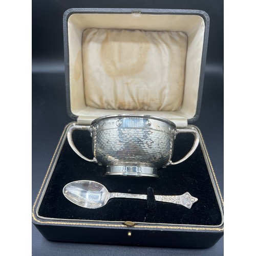 825 - Boxed silver bowl and spoon, Birmingham 1937 (bowl) and 1928 (spoon), maker Barker Brothers Silver L... 