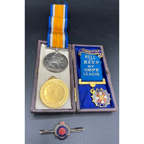 1014 - WWI service medals Pte. F.H. Ward W.York.R. 43155 together with Royal Engineers enamel pin and Hull ... 