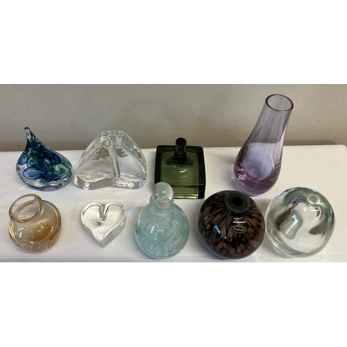 525 - Nine various glass vases, bottles etc. Tallest 19cm h.