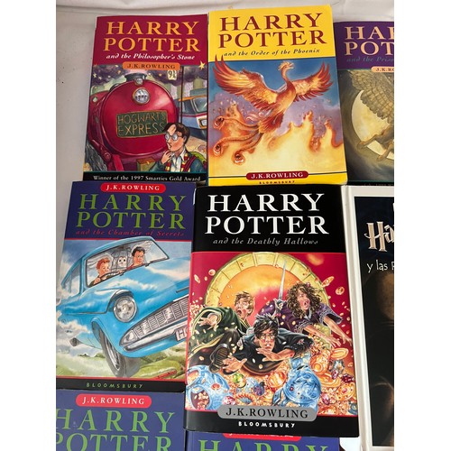 949 - Complete collection of Harry Potter books, all 7 titles, most in good condition, 14 books in total. ... 