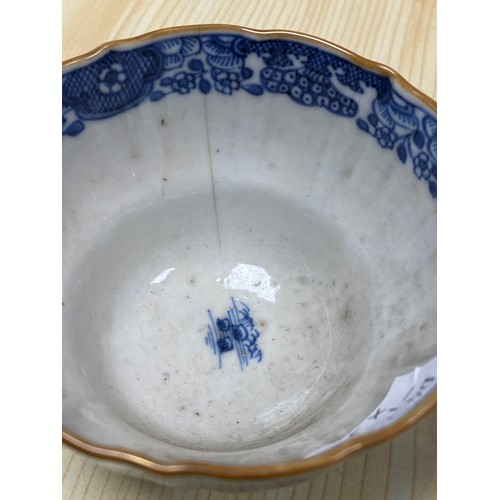 760 - Chinese blue and white ceramics to include moon flask vase. 22cm h.