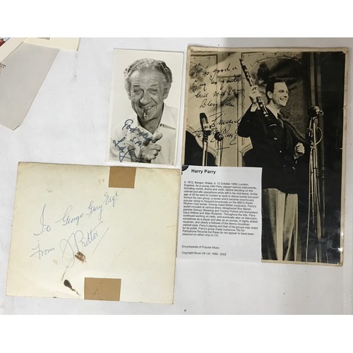 1237 - Ephemera to include photographs of Hollywood stars, Marilyn Monroe, Randolf Scott, Laurel and Hardy,... 