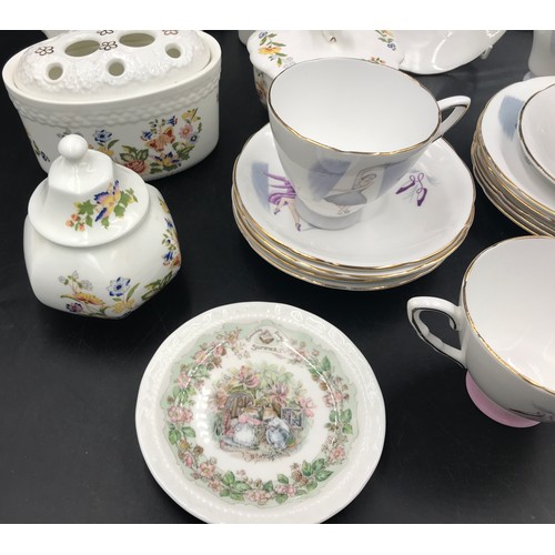 291 - A mixed set of ceramics to include Aynsley cottage garden fine bone china, a part Royal Stafford tea... 