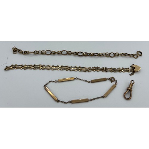 532 - Three 9ct gold bracelets and a 9ct clasp. Total weight 17.1gm.