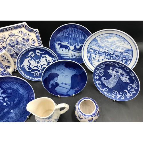 310 - Ceramics to include nine plates, five Royal Copenhagen to commemorate Mother's Day in Denmark, two R... 