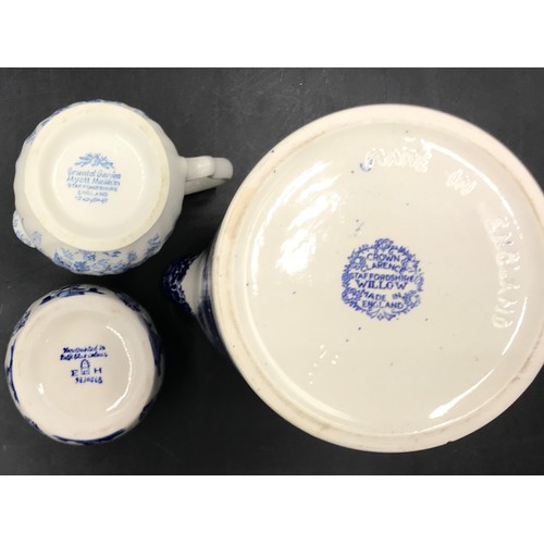 310 - Ceramics to include nine plates, five Royal Copenhagen to commemorate Mother's Day in Denmark, two R... 