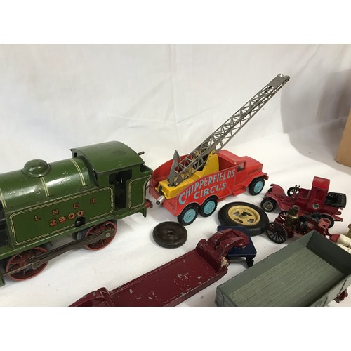 840 - A collection of diecast metal vehicles to include Dinky Vanwall, Dinky Speed of the Wind, Corgi Chip... 