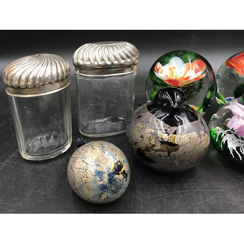 431 - Glassware comprising 5 paperweights including 2 x  St. Johns Crystal Isle of Man ,one with original ... 