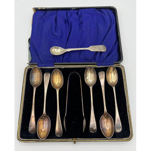 719 - Boxed silver teaspoons and tongs Chester 1918, maker Barker brothers, together with a mustard spoon,... 