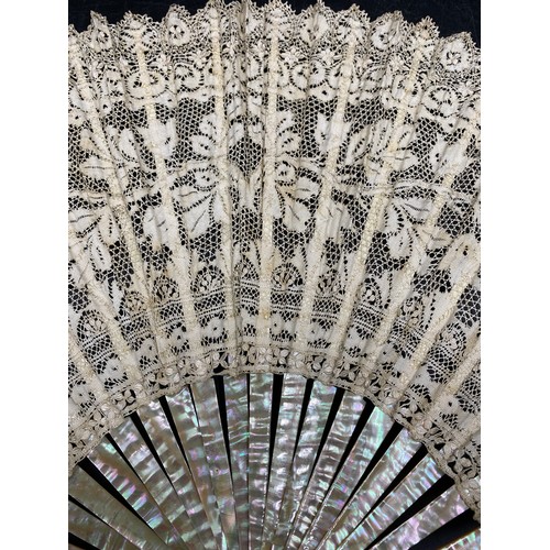 917 - Ornate lace mother of pearl fan together with three scarves, to include two silk, one cream silk 68 ... 