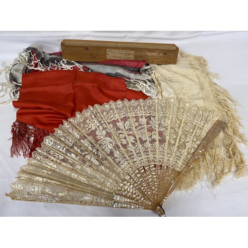 917 - Ornate lace mother of pearl fan together with three scarves, to include two silk, one cream silk 68 ... 