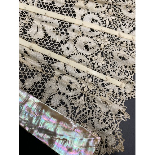 917 - Ornate lace mother of pearl fan together with three scarves, to include two silk, one cream silk 68 ... 