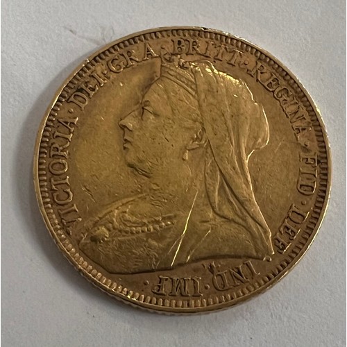 647 - An 1895 Victoria gold sovereign.