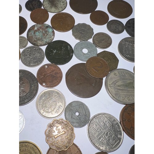 659 - Various world coinage to include Napoleon III 1856 x 2, 2 pound coin, one quarter Anna India 1907, I... 