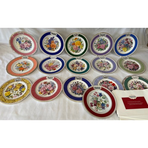 339 - A set of 15 Royal Doulton plates for The Roal Horticultural Society Chelsea Flower Show Plates from ... 