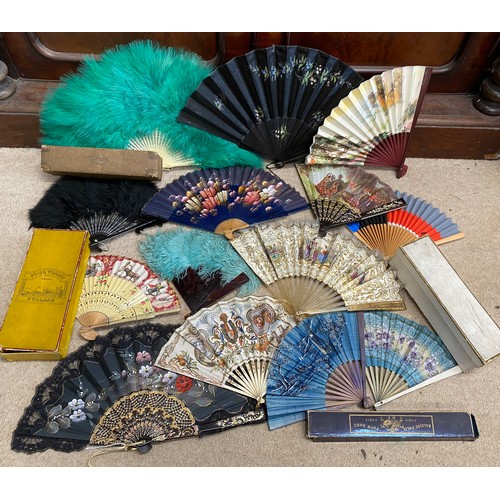 922 - A collection of various fans to include wood, bone, plastic, paper, silk, feathers etc.