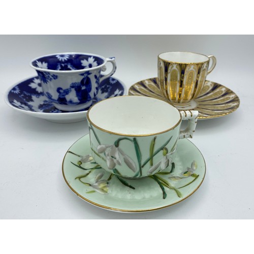 351 - Collection of 6 cups and saucers to include two Royal Worcester, one decorated with snowdrops which ... 