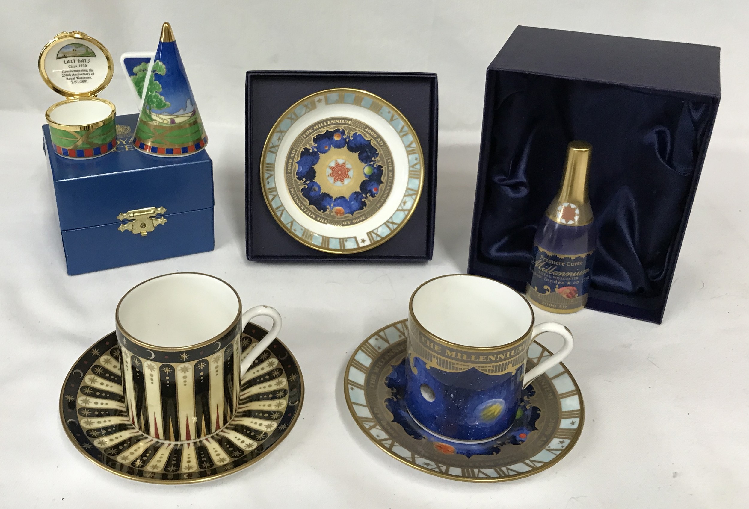 Commemorative Worcester: 3 pieces to commemorate the 250th