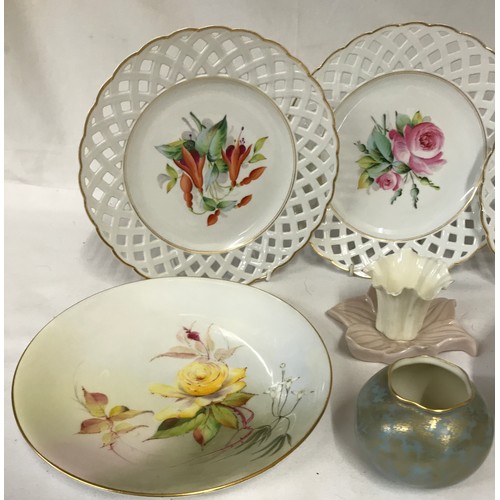 354 - Collection of Royal Worcester to include a cream and white daffodil shape vase Rd No. 130002, G103, ... 