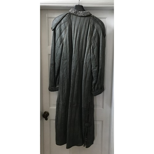 926 - A 1980's good quality ladies vintage grey leather coat with padded shoulders. Fits size 14. Length 1... 