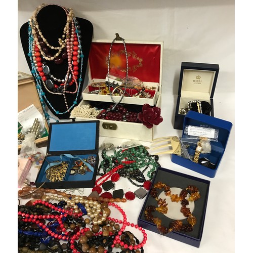 469 - Large collection of costume jewellery to include necklaces, earrings, brooches, beads etc