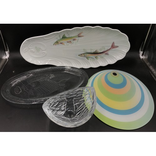 403 - A collection of glass and ceramic to include an Orrefors of Sweden art glass dish 19cm d, a glass fi... 