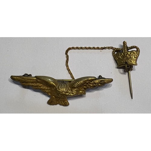 1203 - A WW11 RAF Pathfinder badge fitted with a chain to a crown cap badge.