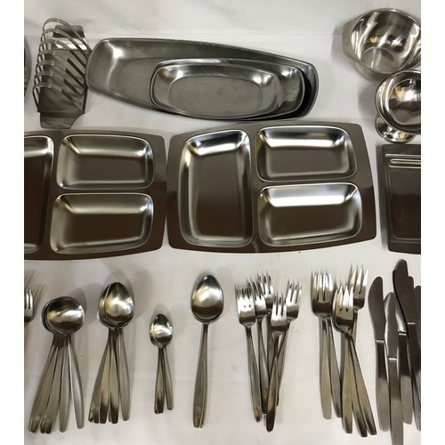 1008 - Various stainless steel kitchen ware to include: Elkington & Co Ltd the 'Boston' pattern cutlery com... 