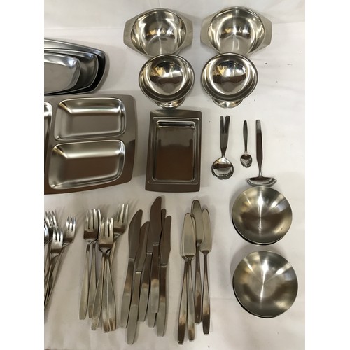 1008 - Various stainless steel kitchen ware to include: Elkington & Co Ltd the 'Boston' pattern cutlery com... 