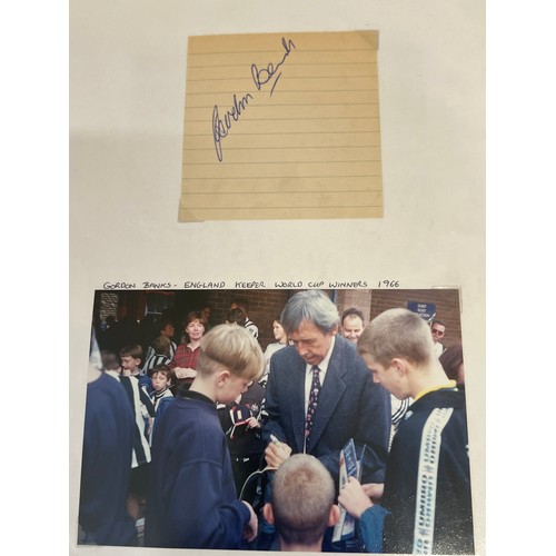 1228 - A large collection of football autographs to include Alex Ferguson, Bryan Robson, Ryan Giggs, Roy Ke... 