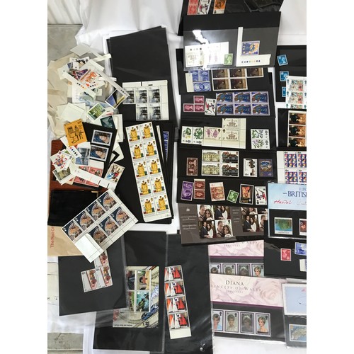 674 - GB mint stamps and presentation packs mainly 1980's and 1990's to include Welsh Diana packs and 15 p... 