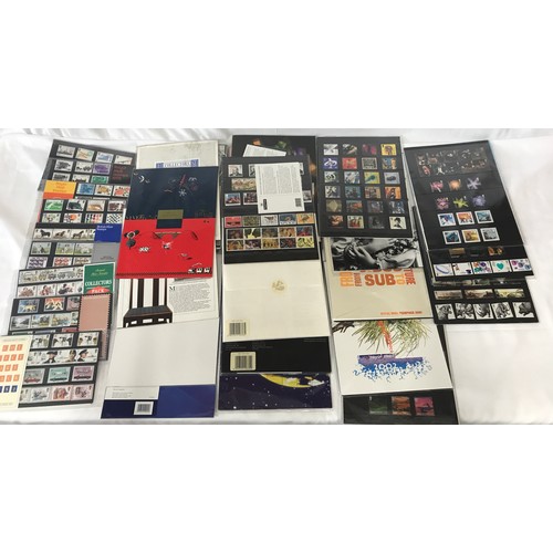 678 - GB year collectors' packs to include 1970-1983 and 1989-2006 with duplication of 1980, 1983, 2002, 2... 