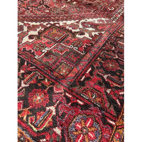 1217 - A good quality thick Kasham style rug. 300 x 200cm approx.