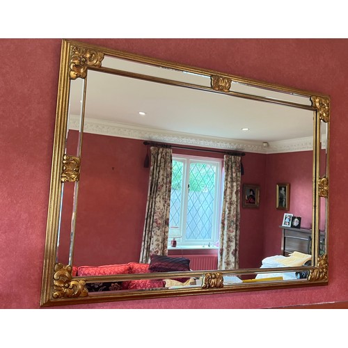 1139 - A contemporary gilt framed mirror. 95.5 w x 68cm h.