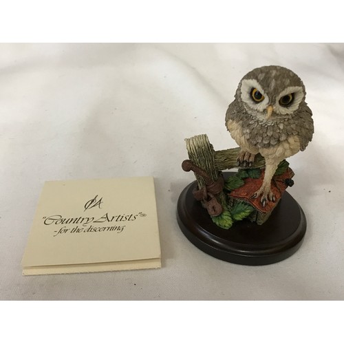 1013 - Collection of three Owl models to include Border Fine Art Finesse - Barn Owl and Gothic window, 1988... 