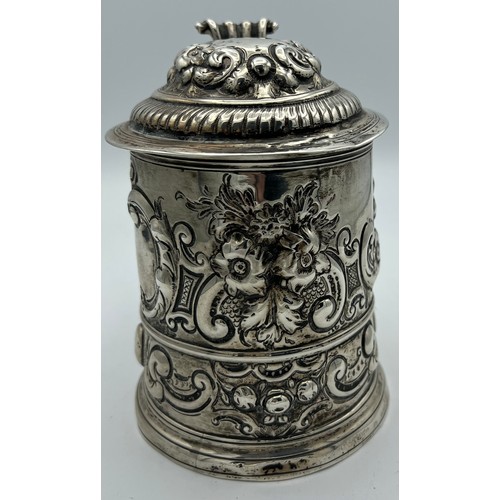 763 - Silver tankard London 1724, maker W?. Weight 504gm.