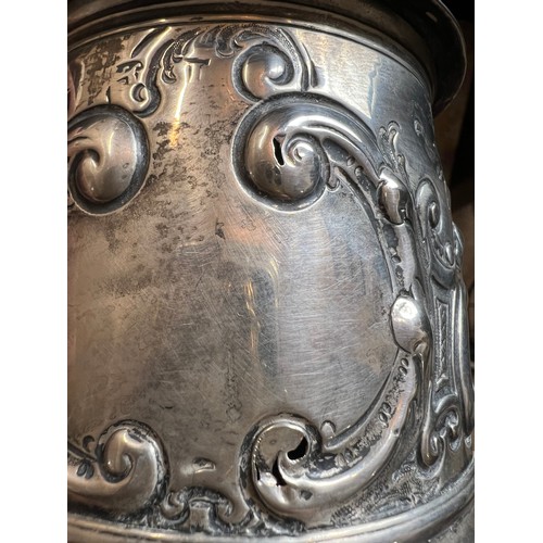 763 - Silver tankard London 1724, maker W?. Weight 504gm.