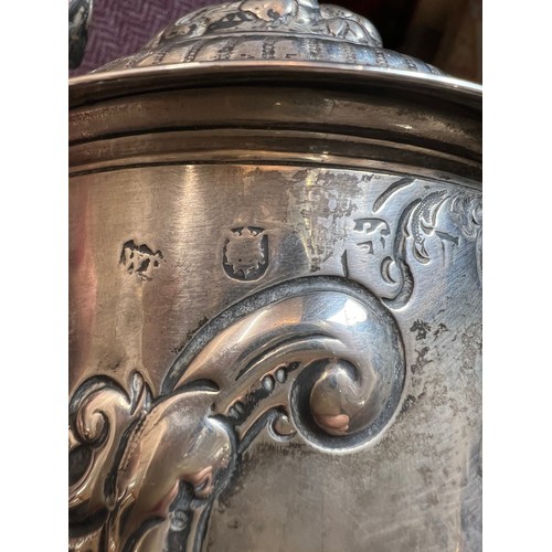 763 - Silver tankard London 1724, maker W?. Weight 504gm.