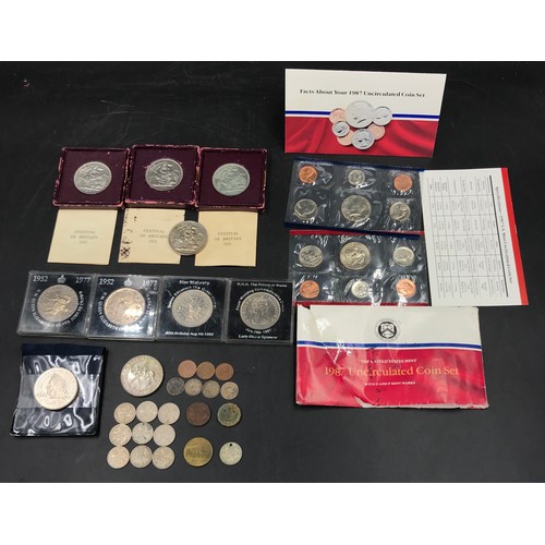 667 - A collection of coins to include three boxed 1951 festivals of Britan crown piece and one additional... 