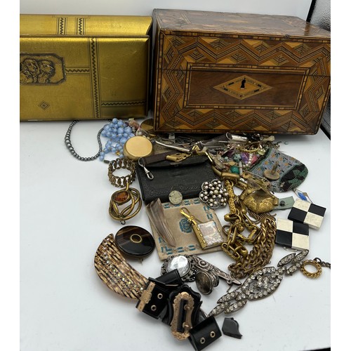 607 - A quantity of mainly 19thC jewellery to include expanding jet bracelet, beadwork purse etc.