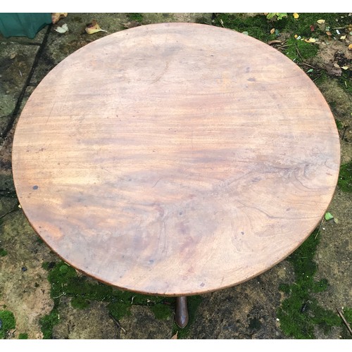 170 - A 19thC mahogany circular tip-top tripod table, 87 d x 71cm h.