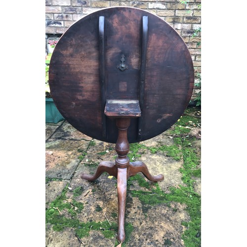 170 - A 19thC mahogany circular tip-top tripod table, 87 d x 71cm h.