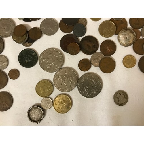 624 - A large collection of world coinage to include Half Crowns, Churchill, French, American, Victoria 18... 