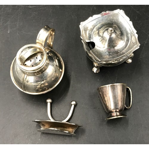 705 - Selection of silver items to include 2 napkin rings Sheffield 1918, three salt & pepper shakers Birm... 