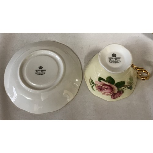 360 - Royal Albert part tea service decorated in the 'English Beauty' pattern to include 4x tea cups, 6x s... 