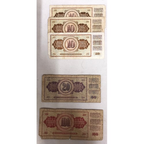 629 - A collection of world banknotes 37 in total to include India: 1 Rupee liaquat jung, 1 rupee note 194... 