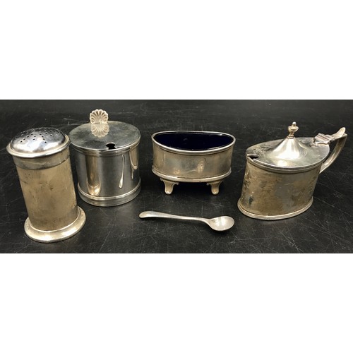 711 - A collection of 5 silver items to include round mustard pot marked London 1920 Edward Barnard & Sons... 